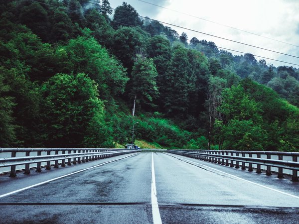 Le casque trottinette électrique : alliez style et protection